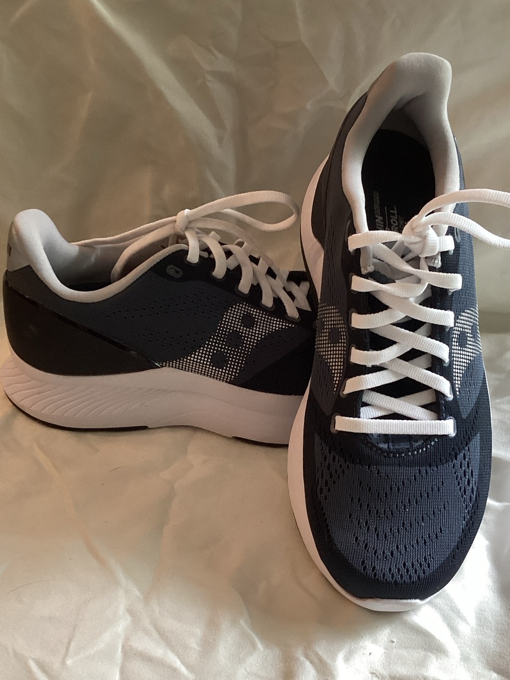 Saucony Women's Sneakers in Navy and White